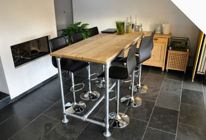 SELBSTBAU STEHTISCH MIT ROHREN